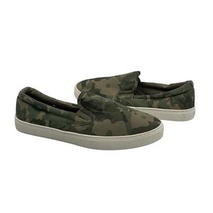 Old Navy Green Camo Slip-On Canvas Sneakers Size 8 Women's